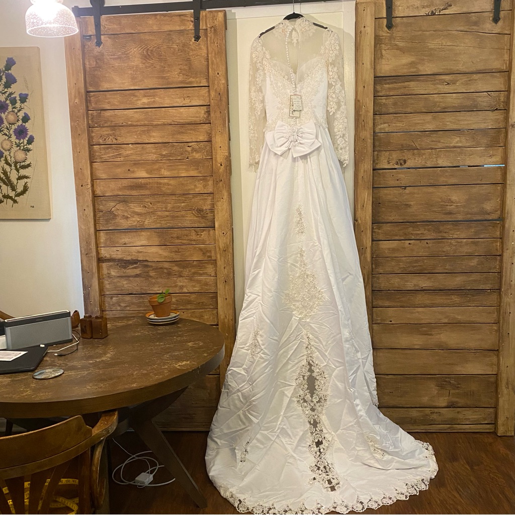 New Lady Roi Bridals Long Sleeve Lace Long Train Sequin Wedding Dress